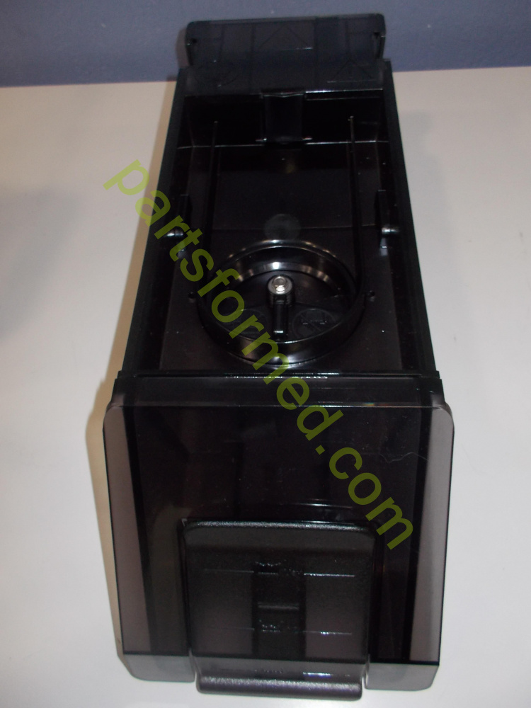 The capacity of the humidifier to the incubator Isolette 8000